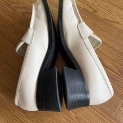 【CHARLES & KEITH】 L〜 L Lローファーの画像