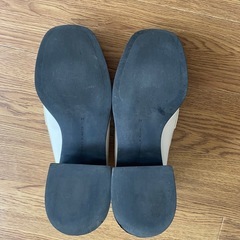 【CHARLES & KEITH】 L〜 L Lローファーの画像