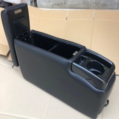 ワンボックス車用の肘当て・ コンソールBOXの画像
