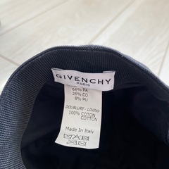GIVENCHYキャップの画像
