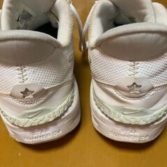 Nike STAR RUNNER 04 ホワイト キッズシューズ 24cmの画像