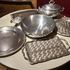 アンティーク調シルバートレー（装飾取っ手付き）／店舗改装・新築建て替えに伴い、装飾品・備品・家具を譲渡いたしますの画像