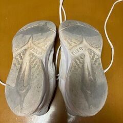 Nike STAR RUNNER 04 ホワイト キッズシューズ 24cmの画像