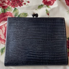 二つ折りがま口財布　中古の画像