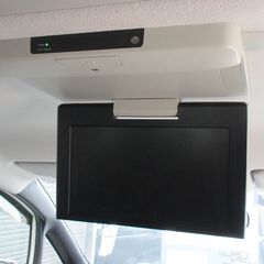 トヨタ　ヴォクシー　ＺＳ★1年保証★ロードサービス付　純正９型ナビ　地デジ　バックカメラ　Ｂｌｕｅｔｏｏｔｈ　後席モニター　両側パワースライド　ＥＴＣ　アイドリングストップ　コーナーセンサー　オートライト　ＬＥＤヘッドライト　純正１６ＡＷの画像