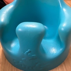 子供用の椅子バンボになります。