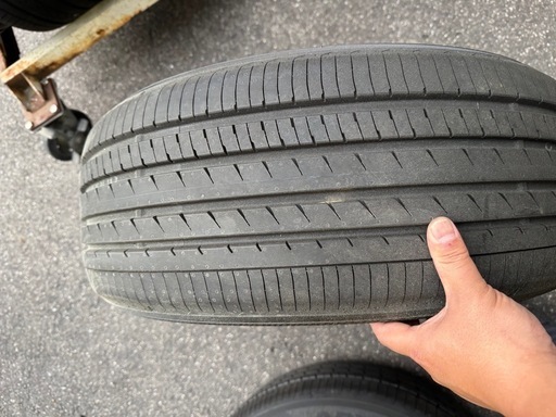 225/50R18ヨコハマ　アドバンdB 2本