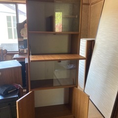 キャビネット（食器棚／本棚／収納棚）の画像