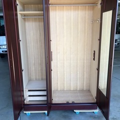 洋服タンスの画像