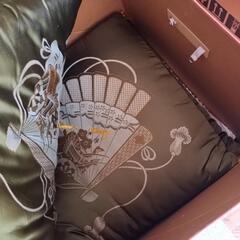 美品　高級座布団　3枚まであります。　の画像