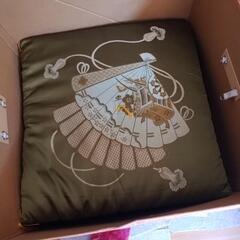 美品　高級座布団　3枚まであります。　の画像