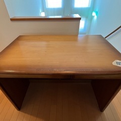 木製の学習机、お譲りします。
