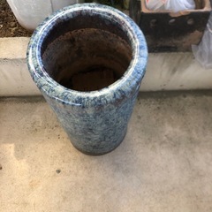 火鉢？花瓶？よくわかりません。（笑）
の画像