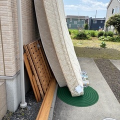 シングルベットとマットレス