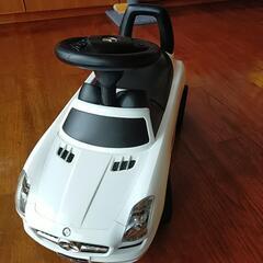 おもちゃ　ベンツの乗り物の画像