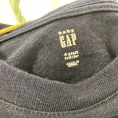 GAPのTシャツの画像