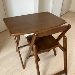 【お譲りします】天然木折り畳み机・椅子