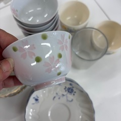 ばらばら食器の画像