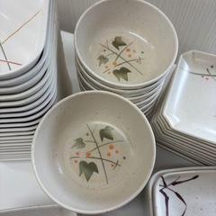 【中古品】プラ食器色々の画像