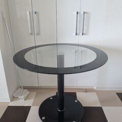 ガラステーブル
