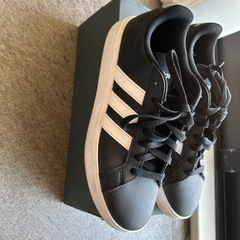 ADIDAS アディダススニーカーの画像