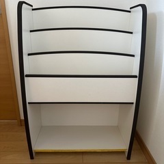 絵本棚
