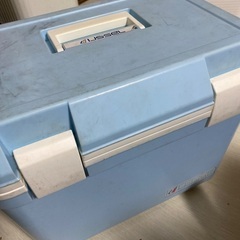 クーラーBOX 中