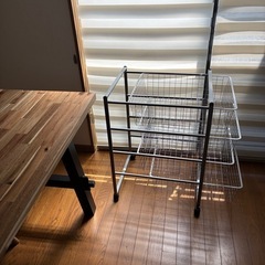 IKEA    スチールワゴン　4段　キャスター付き　　　　の画像