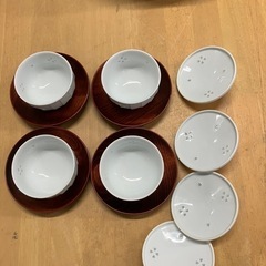 ⭐︎値下げ⭐︎2505-122 急須・湯呑み入れ  おぼん&湯呑み４客セット バラ売り不可 キズ 汚れありの画像