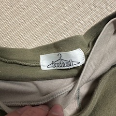リバーシブルのカットソーの画像