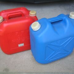 灯油用ポリタンク　20Lと18L　2個