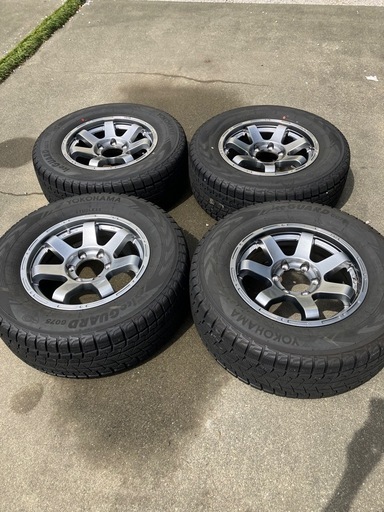 SUV スタッドレスタイヤ　
プラド　ハイラックス