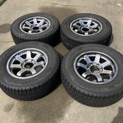 SUV スタッドレスタイヤ　
プラド　ハイラックス　　　　