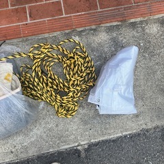 ブルーシート、切れ端、カーペット、トラロープの画像