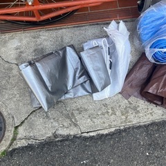 ブルーシート、切れ端、カーペット、トラロープの画像
