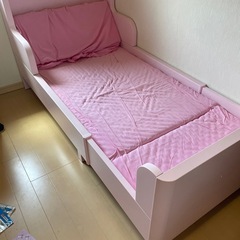 　IKEA  イケアSUNDVIK伸縮性ベッドフレーム