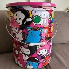非売品　サンリオ&明治コラボ　缶の画像