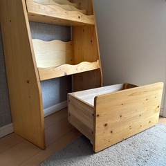 ※譲り先確定済み[幅60cm] 天然木キッズ収納ラック　絵本棚 おもちゃ収納 マガジンラックの画像