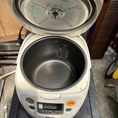 炊飯器の画像