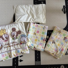 【取引中】ディズニー ベビー布団 7点セット + ニトリ 除湿シート 70×120cmの画像