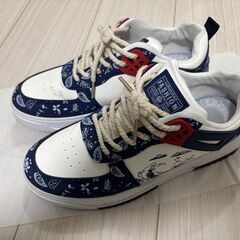 お洒落スニカー25cm無料です