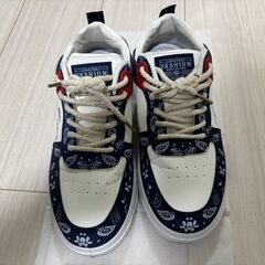 お洒落スニカー25cm無料ですの画像