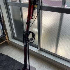 掃除機 スティック型  スタンド付き 赤 非対面でのお渡し