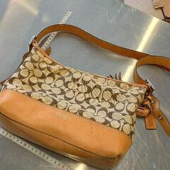 0505-078 COACHショルダーバック　シグネチャー