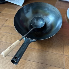 炎の料理人　周富輝　木柄北京鍋　お玉付き26cm 鉄製