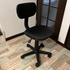黒い椅子  高さ調節可能