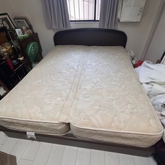 収納付きダブルベッド