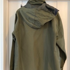 マウンテンパーカーAIGLEカーキの画像