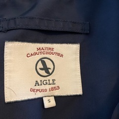 マウンテンパーカーAIGLEカーキの画像