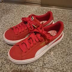 【美品】PUMAスニーカー赤　23、5